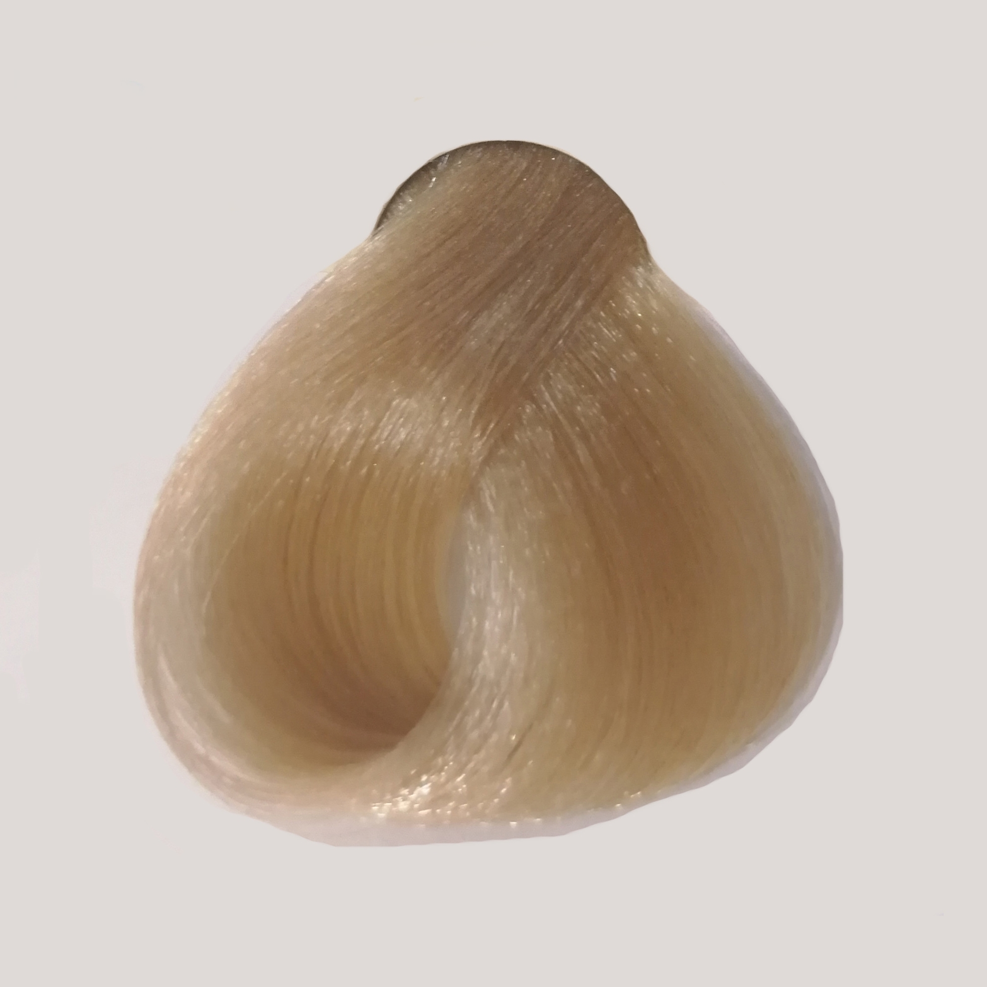 10 - Natural Platinum Blond