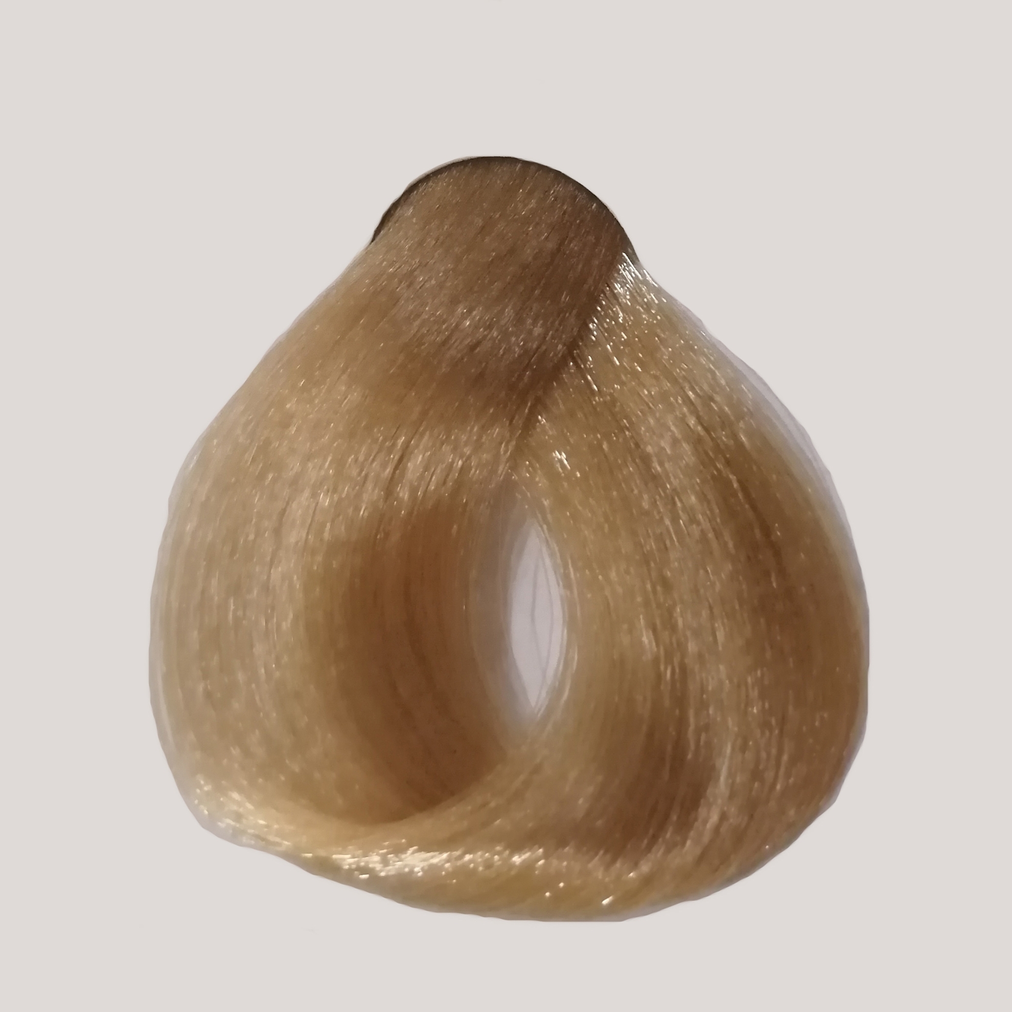 10.03 - Warm Natural Platinum Blond